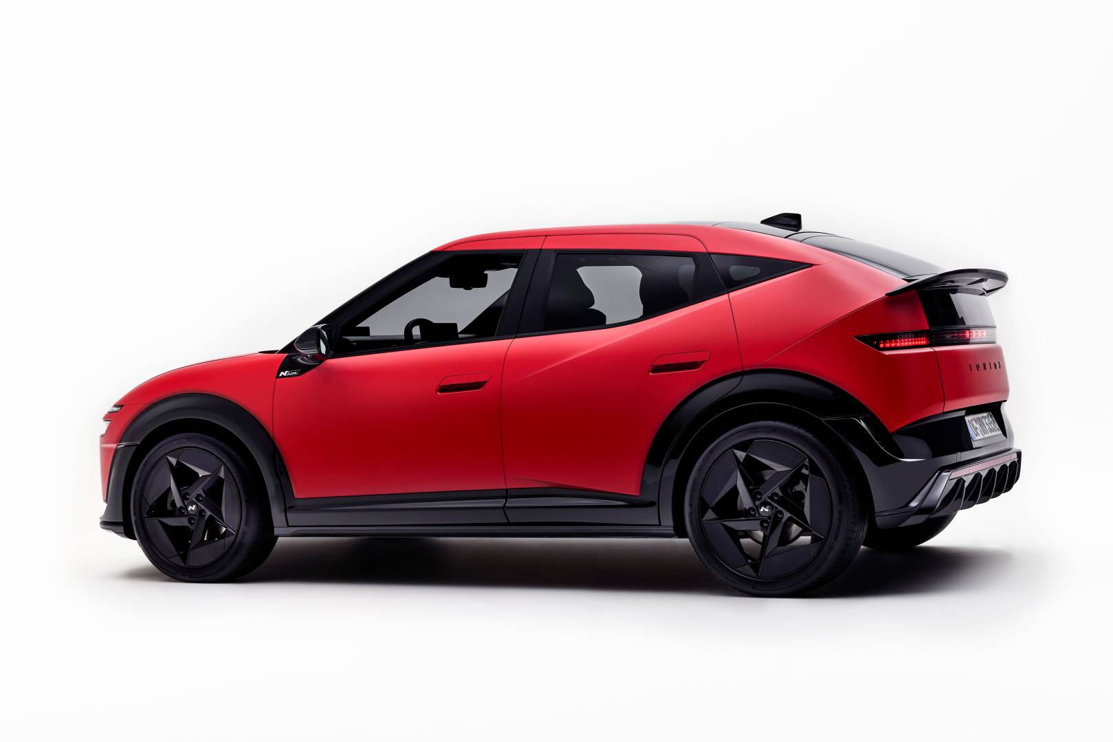 SMALL_70790-hyundai-ioniq3-ext3